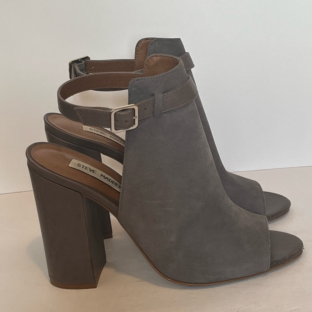 Steve Madden Gray Peep-Toe Block Heel Sandals - Picture 3 of 15